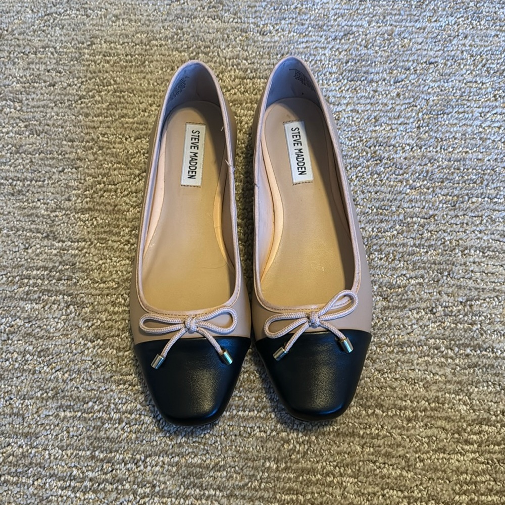 NWOT Leather Ballet Flats